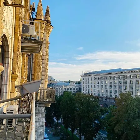 Amazing View Of Independence Square Апартаменти *